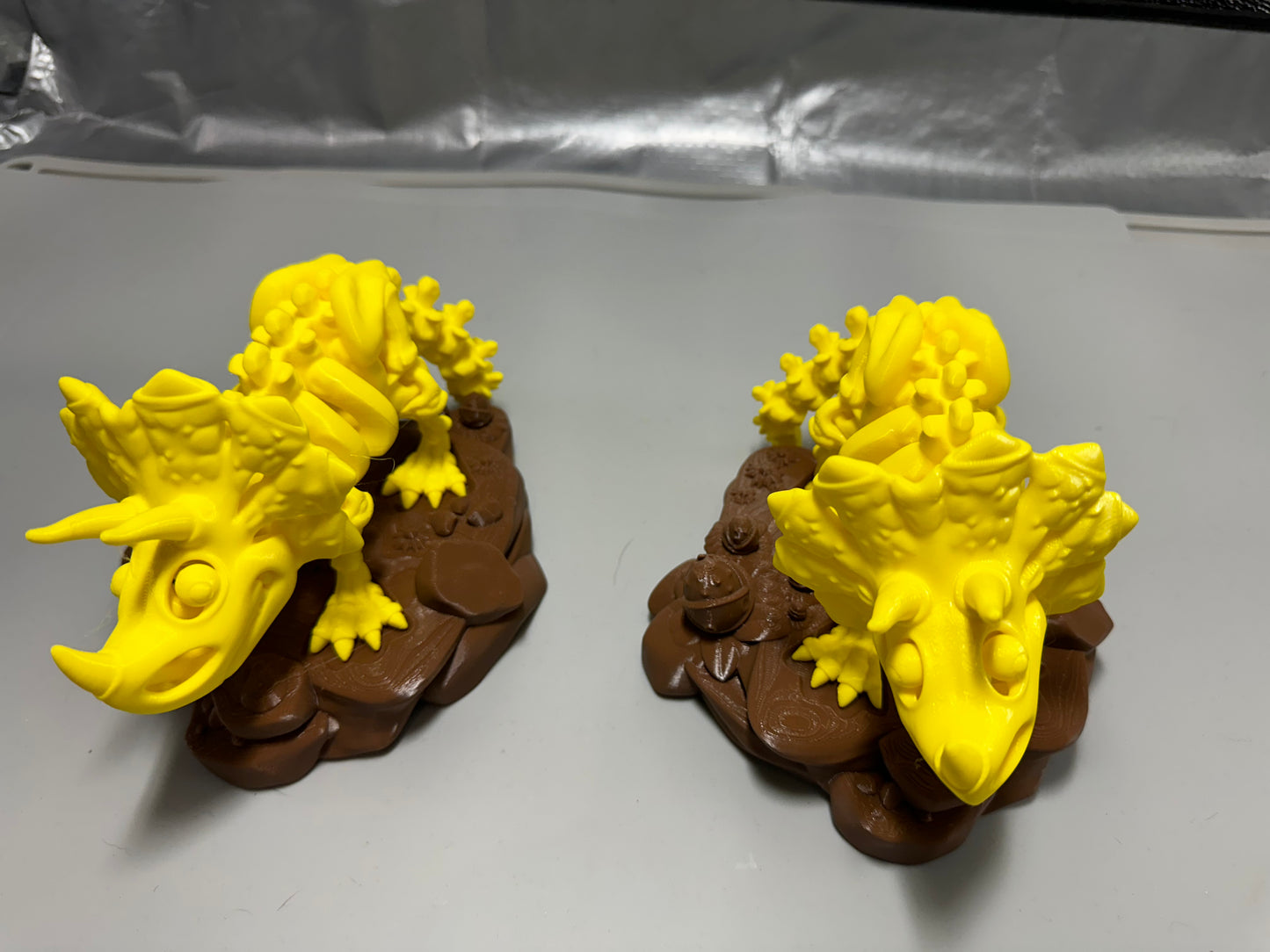 Skeleton Triceratops with Brown Base